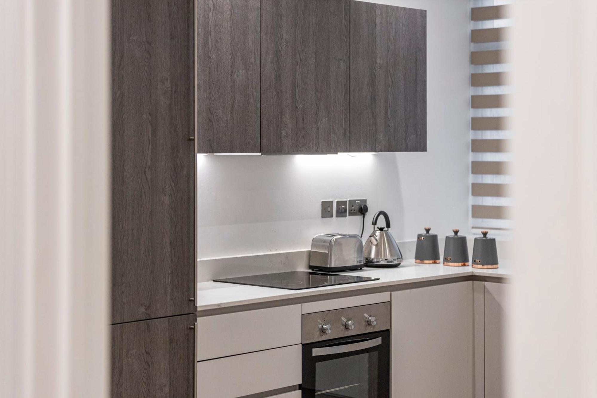 Welcoming And Spacious Apartment- Excellent Location London Eksteriør bilde