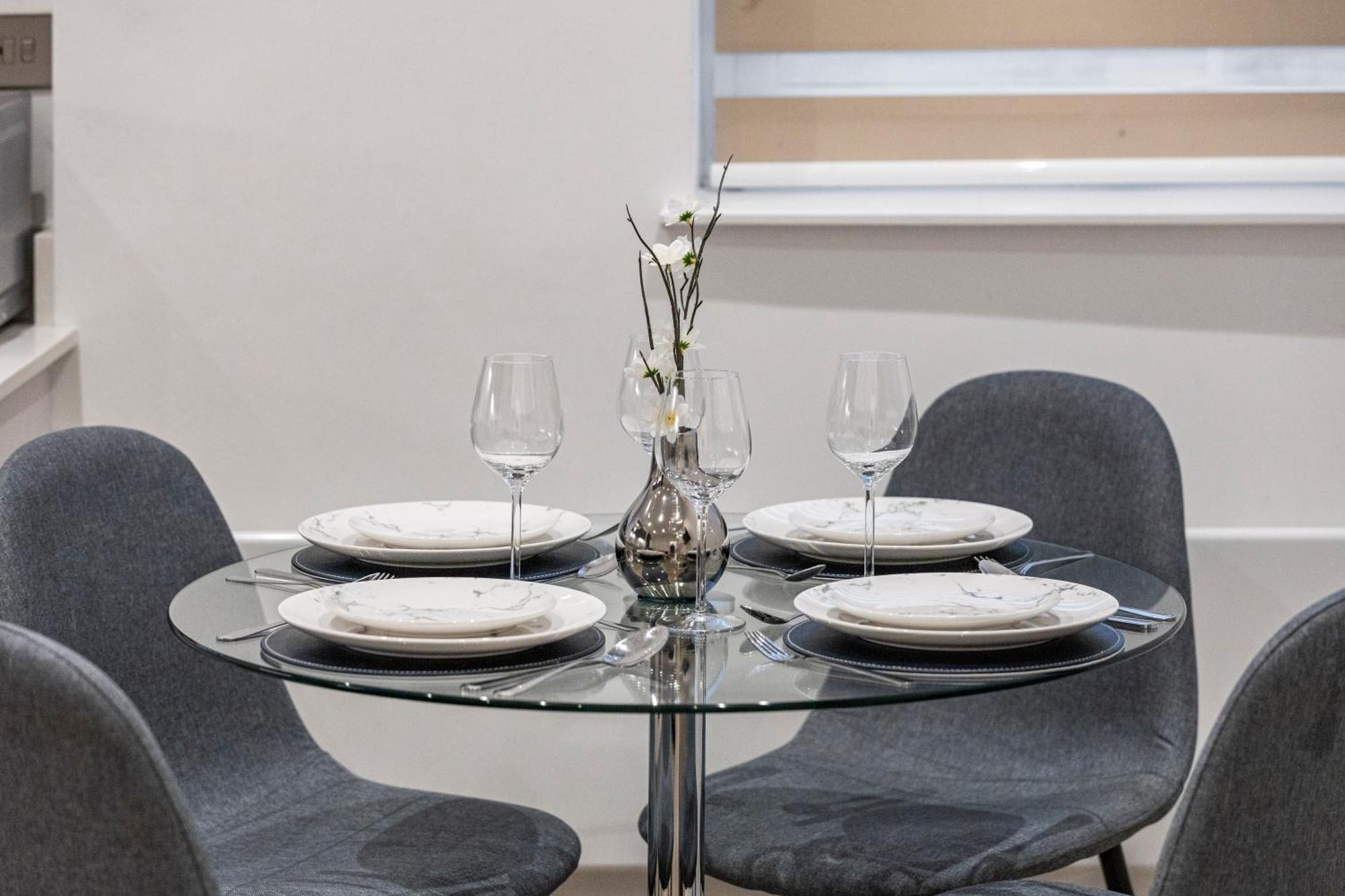 Welcoming And Spacious Apartment- Excellent Location London Eksteriør bilde